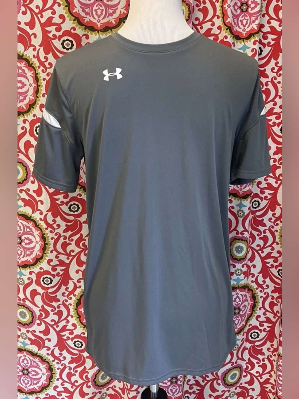 Under Armour Boys Gray Heat Gear Loose Fit Shirt